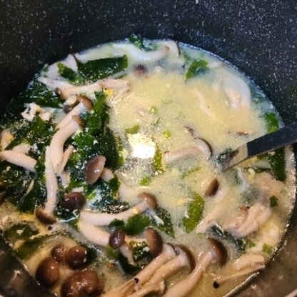 インスタントのスープを使ってよかったので、手軽に調理できました。しめじを全部使ったので、若干モゴモゴしましたが、美味しくできました。